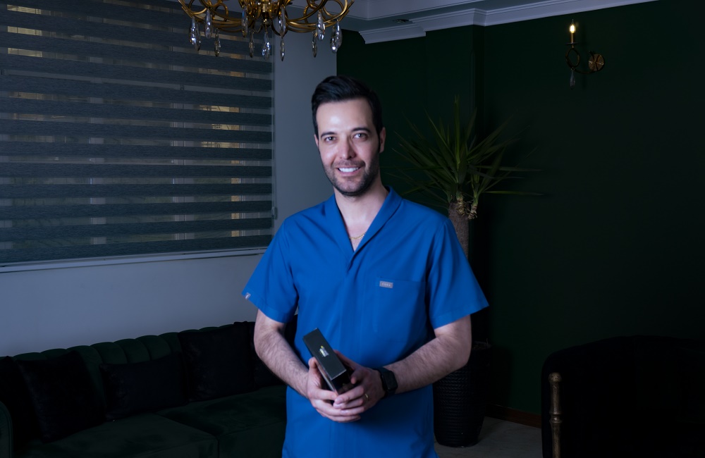 مشاوره رایگان کاشت مو توسط دکتر کامران دلیر