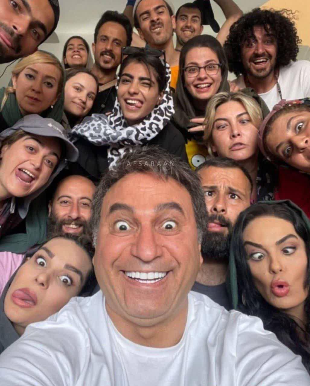 https://s6.uupload.ir/files/%D8%B3%D9%84%D9%81%DB%8C_mrxt.jpg