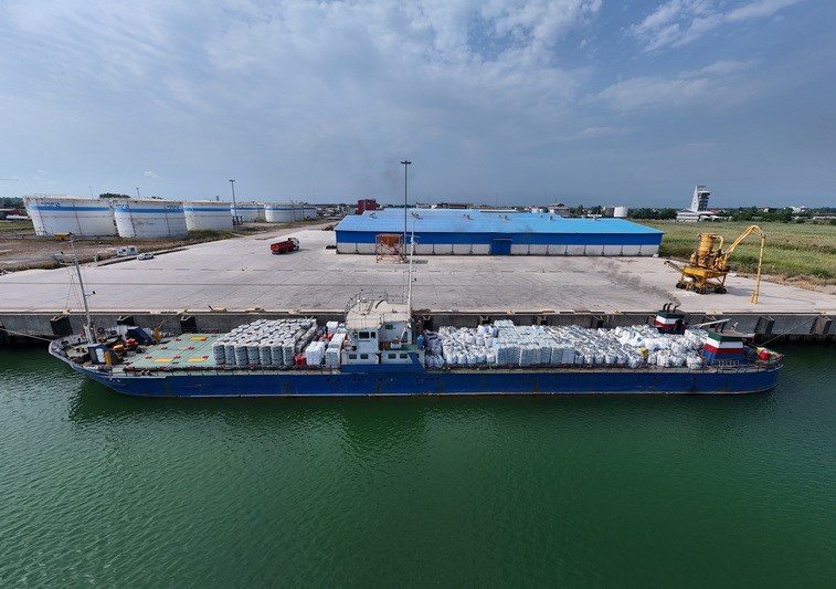 رشد ۵۶ درصدی پهلودهی کشتی‌ها در بندر کاسپین / تقویت نقش ایران در تجارت دریای خزر