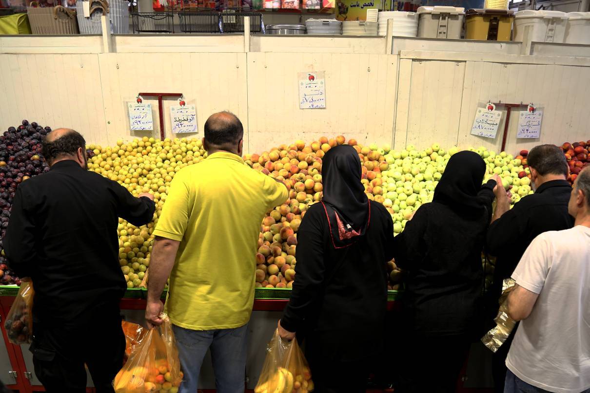 اختلاف قیمت ۳۳ درصدی میوه و سبزیجات در میادین و بازارهای میوه و تره بار به نسبت سطح شهر اختلاف قیمت ۳۳ درصدی میوه و سبزیجات در میادین و بازارهای میوه و تره بار به نسبت سطح شهر