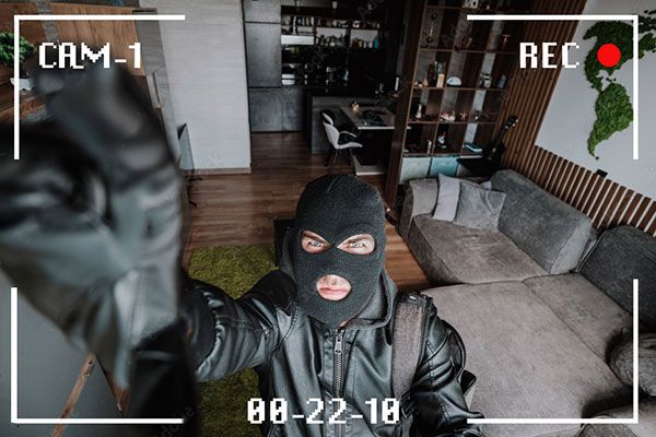 🔑 راهکارهای اصلی جلوگیری از سرقت دوربین مداربسته