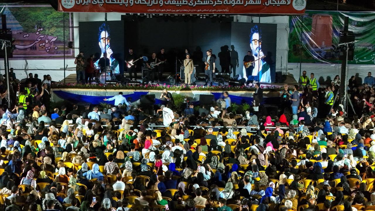 استقبال ۱۵ هزار نفری از جشنواره ملی چای و کنسرت راغب در لاهیجان