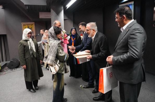 تقدیر از برترین‌های کنکور سراسری خانواده بانک مسکن در آیین گرامیداشت روز زن