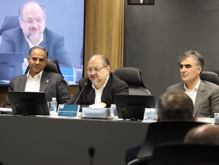 بانک مرکزی مسیر تأمین مالی یک میلیارد دلاری پتروشیمی‌ها را هموار کرد/ رشد و توسعه اقتصادی با تأمین مالی ارزی