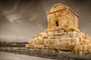 چرا روز «کوروش» در تقویم نیست؟