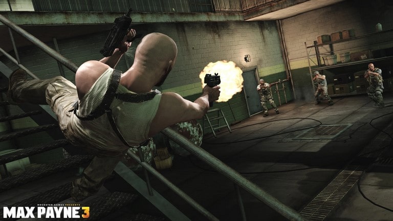 Max Payne 3 در حال شیرجه زدن و تیراندازی
