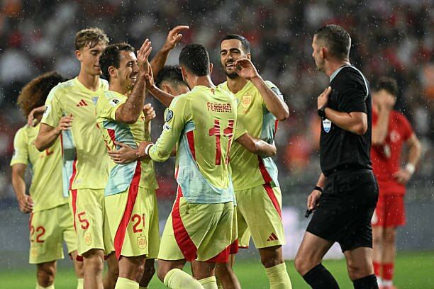 پیروزی‌های پرگل اسپانیا و بلژیک در مقدماتی جام جهانی