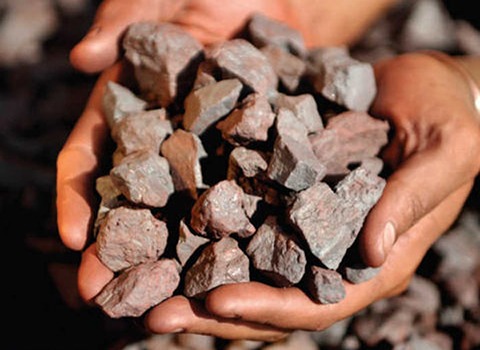 عرضه کلوخه سنگ آهن سنگان در بورس کالا برای نخستین بار توسط ایمیدرو