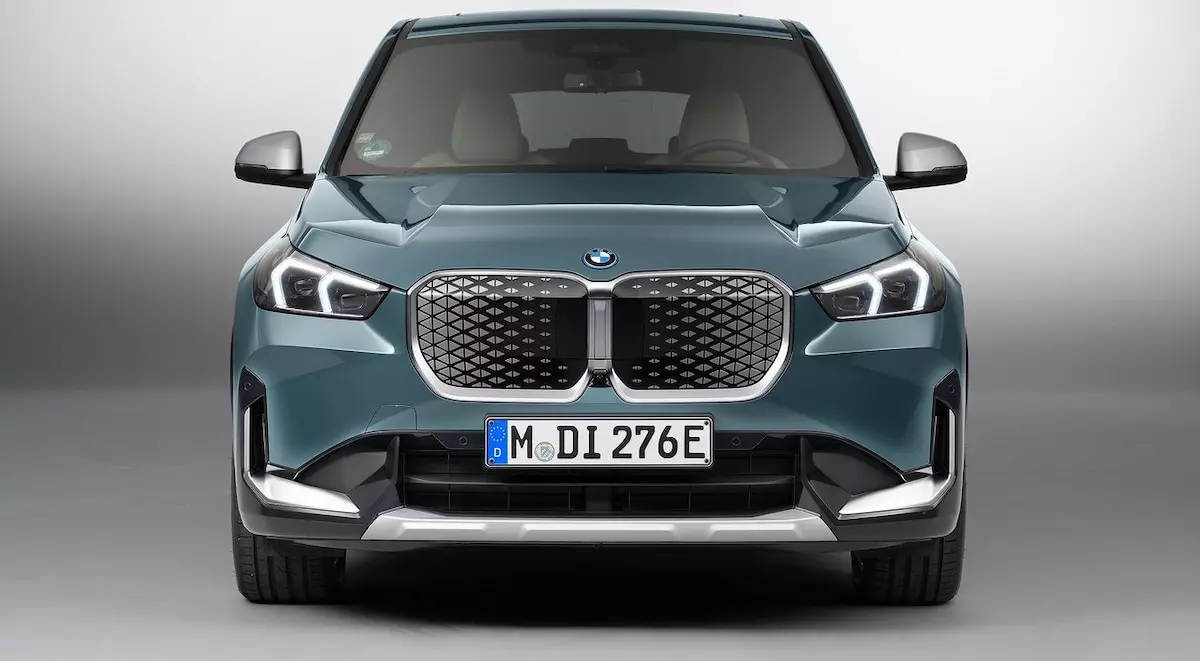 مشخصات فنی و امکانات BMW iX1