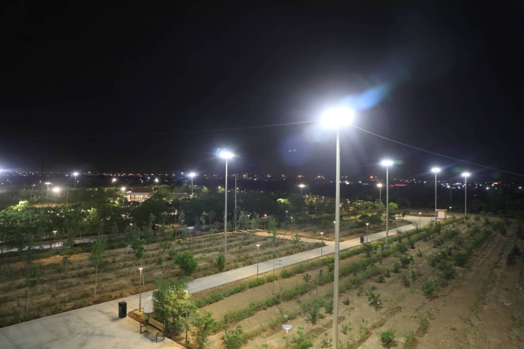 شب‌های روشن بوستان ایرانیان با نصب و تعمیر بیش از ۱۰۰ پایه چراغ