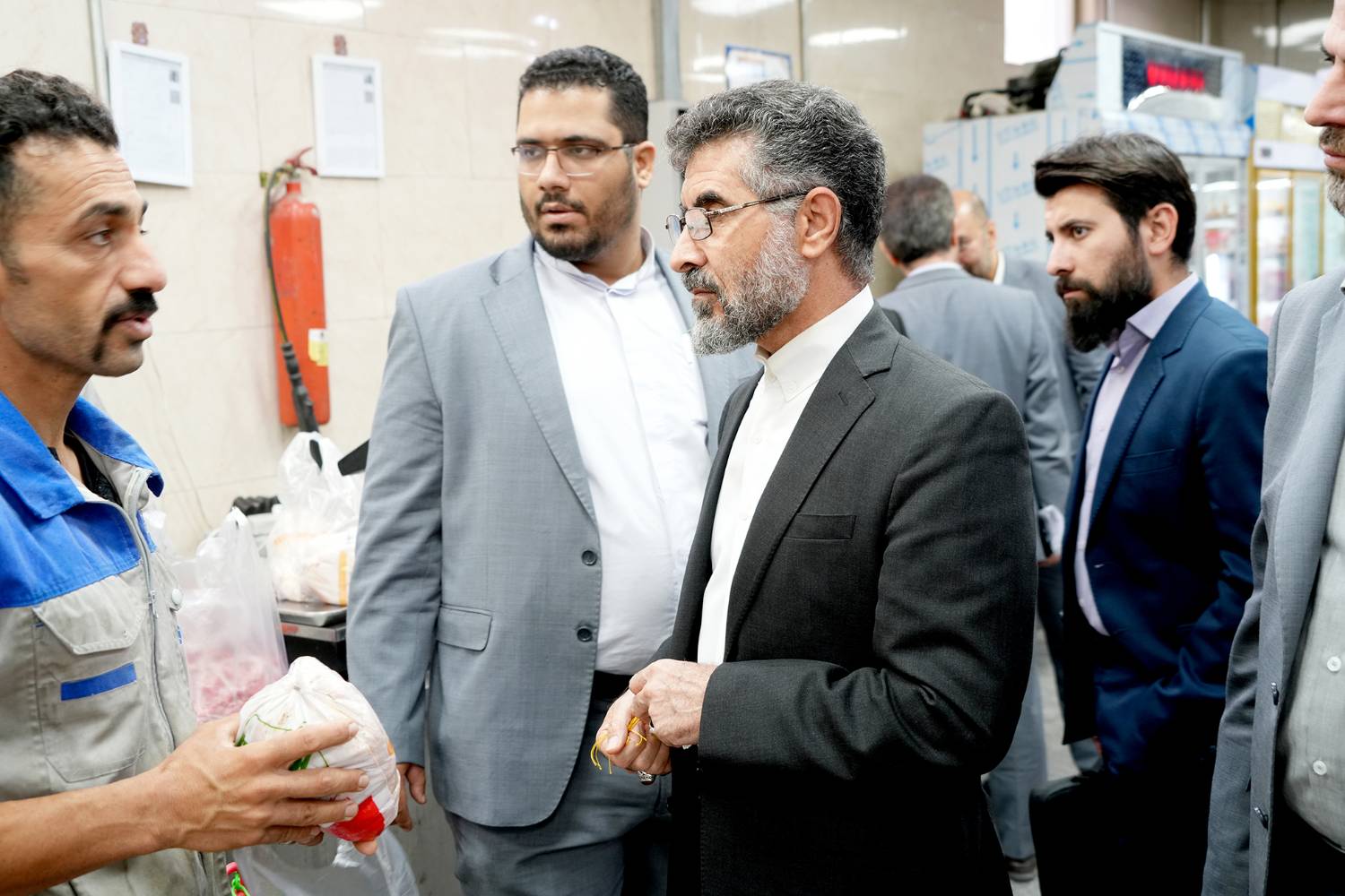شهروندان نگران نباشد؛ تمامی اقلام مصرفی در میادین و بازارهای میوه و ترهبار موجود است شهروندان نگران نباشد؛ تمامی اقلام مصرفی در میادین و بازارهای میوه و ترهبار موجود است