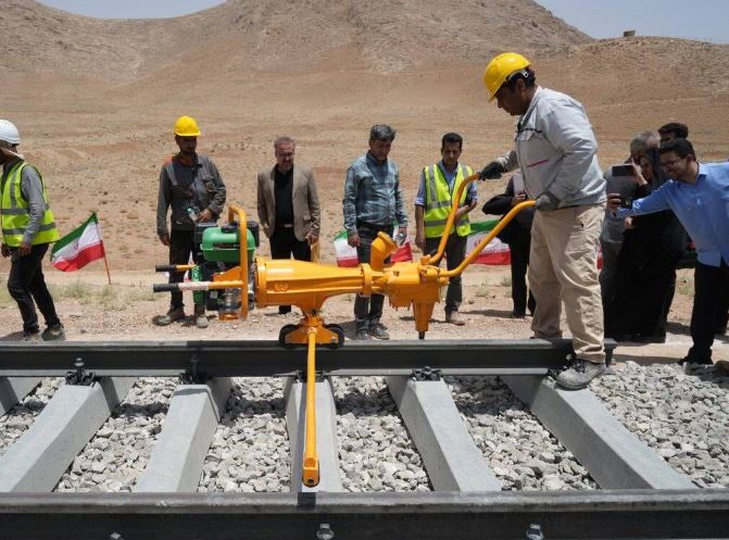 ریل‌گذاری ۵۰ کیلومتر در یک ماه؛ رکوردی بی‌سابقه در راه‌آهن چابهار–زاهدان 