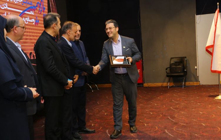 منطقه ویژه اقتصادی لامرد موفق به دریافت جایزه پنج‌ستاره بهره‌وری شد