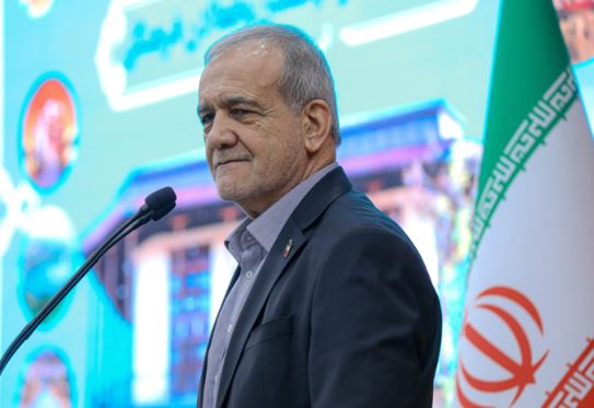 خود را متعهد به حل مشکلات کشور می دانیم/ نمره بالای همتی برای تصدی بانک مرکزی