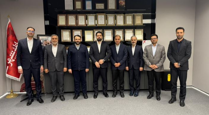 توافق‌نامه‌های راهبردی میان بانک شهر و فولاد غدیر نی‌ریز به امضاء رسید