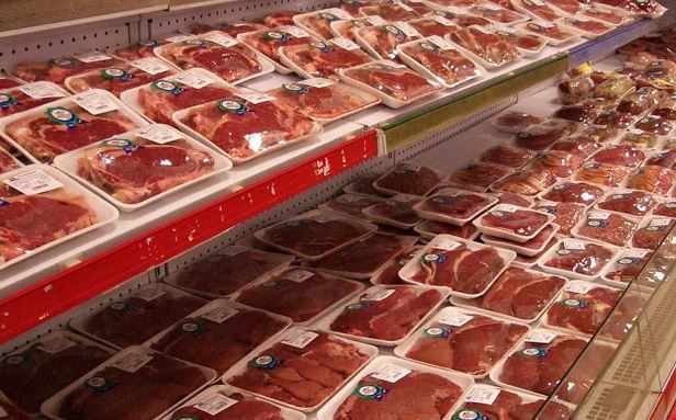 عرضه روزانه ۴۰ تن گوشت وارداتی در تهران/ قیمت گذاری با نظر سازمان حمایت