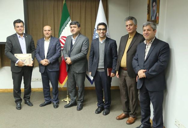 تقدیر از پژوهشگر برتر بانک سپه در مراسم هفته پژوهش نظام بانکی کشور