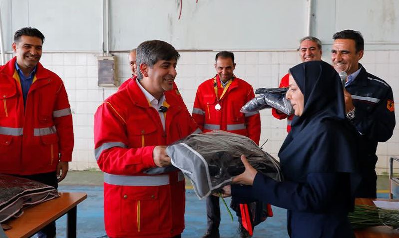 تجلیل و قدردانی مدیرعامل فولاد مبارکه از کارکنان مرکز ایمنی و آتش‌نشانی