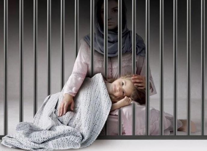 هدیه روز مادر از سوی بانک مسکن؛ سه بانوی زندانی جرایم غیرعمد از بند رها شدند