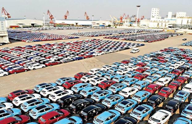 امکان واردات خودروهای بالای ۲۵۰۰ سی‌سی غیر آمریکایی با عمر ۵ سال ساخت به مناطق آزاد