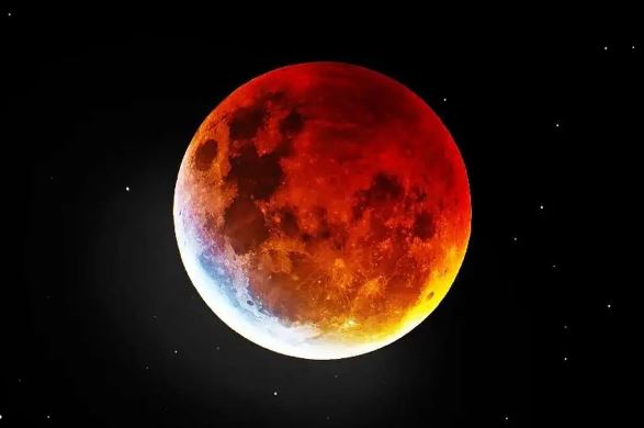 «ماه خونین» امشب آسمان ایران را قرمز می‌کند