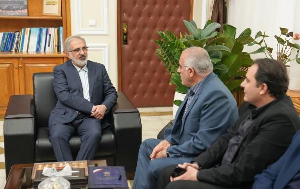 قدردانی رئیس بنیاد مسکن از بانک مسکن به پاس نقش مؤثر در پیشبرد طرح نهضت ملی قدردانی رئیس بنیاد مسکن از بانک مسکن به پاس نقش مؤثر در پیشبرد طرح نهضت ملی
