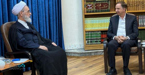 آیت‌الله اعرافی: خدمات بانک دی به خانواده‌های ایثارگران مایه افتخار است