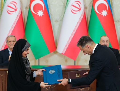 امضای تفاهم‌نامه همکاری میان ایران و جمهوری آذربایجان در حوزه حمل‌ونقل 