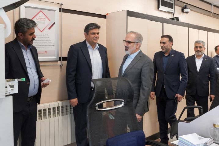 بانک مسکن مثل همیشه درکنار مردم و برای مردم/ بازدید میدانی مدیرعامل بانک مسکن از روند خدمت رسانی در شعب