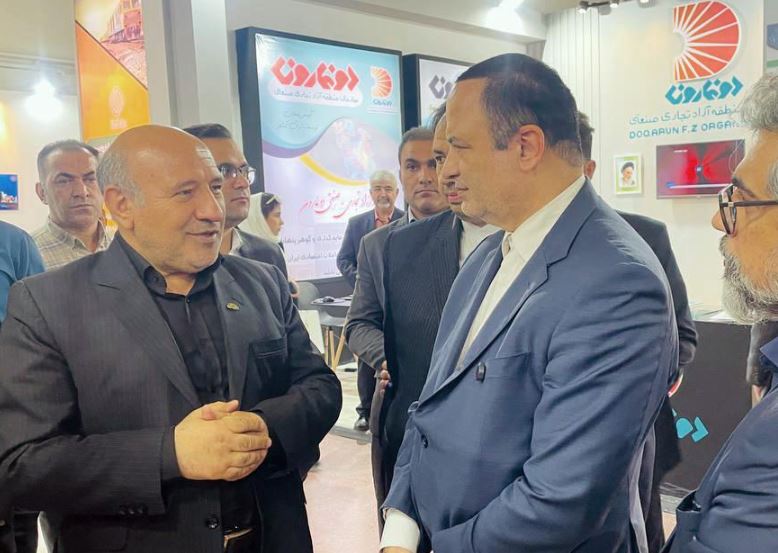 بازدید دبیر شورای عالی مناطق آزاد از غرفه ماکو در ششمین نمایشگاه لجستیک تهران