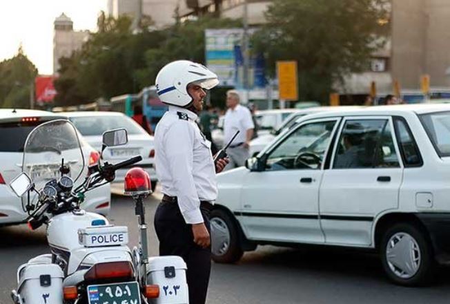 فردا  اجرای طرح زوج و فرد از درب منازل از شش و نیم صبح تا ۲۰:۳۰/ برخورد پلیس با خودروهای دودزا/ تردد خودروهای برقی و هیبریدی بلامانع است