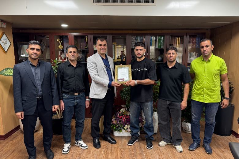 استخدام قهرمان کشتی جهان در بیمه البرز