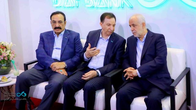 بازدید معاون رئیس‌جمهور و رییس بنیادشهید و امور ایثارگران از غرفه بانک دی در دو نمایشگاه «صنعت مالی» و «ایران هلث»