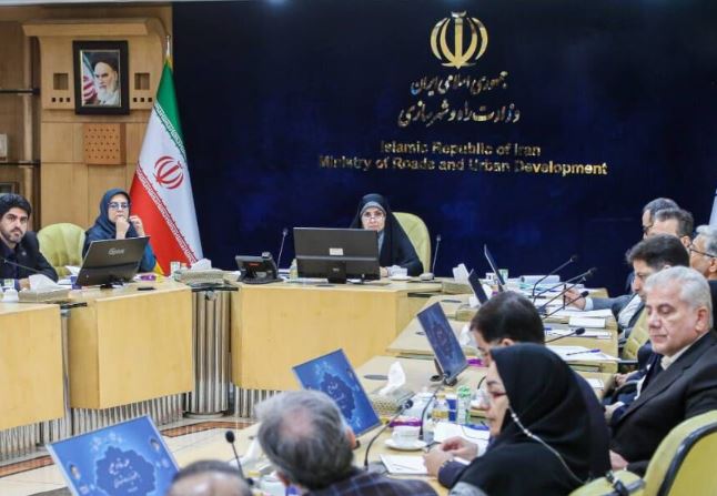 تاکید وزیر راه و شهرسازی بر نظارت بر نرخ بلیت هواپیما در ایام اربعین 