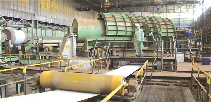 شکسته‌شدن رکورد بازده کمّی و کیفی محصول در خط تاندم مداوم فولاد مبارکه