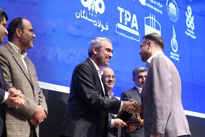 تجلیل از مدیرعامل شرکت ملی مس در همایش «برترین‌های بورس کالای ایران»