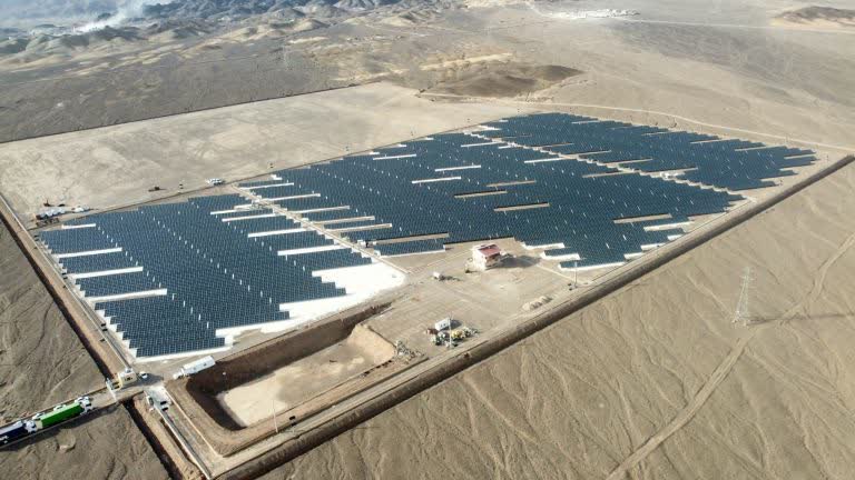 بهره‌برداری از نیروگاه خورشیدی ۳۰ مگاواتی پویای سمنان ۲ و ۳ در پاییز و زمستان سال جاری