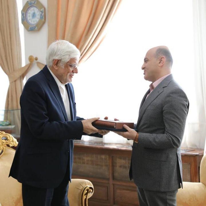 تقدیر معاون اول رئیس‌جمهور از مدیرعامل هلدینگ نفت و گاز پارسیان