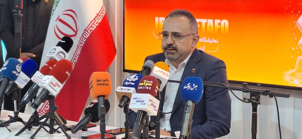 ضریب بهره‌برداری فولادسازی‌ها کمتر از ۶۰ درصد است / سودآوری صنعت فولاد به کمتر از ۱۰ درصد رسید /  کارت‌های بازرگانی و نرخ ارز صادرات فولاد را با مشکل مواجه کرده است