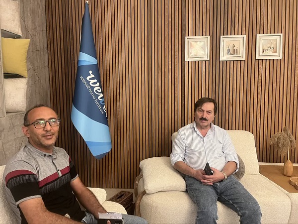 نگین کاج 