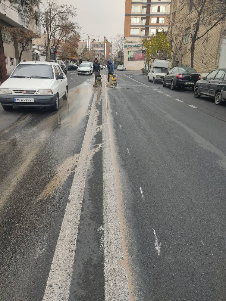 احداث رفیوژ میانی خیابان وفامنش