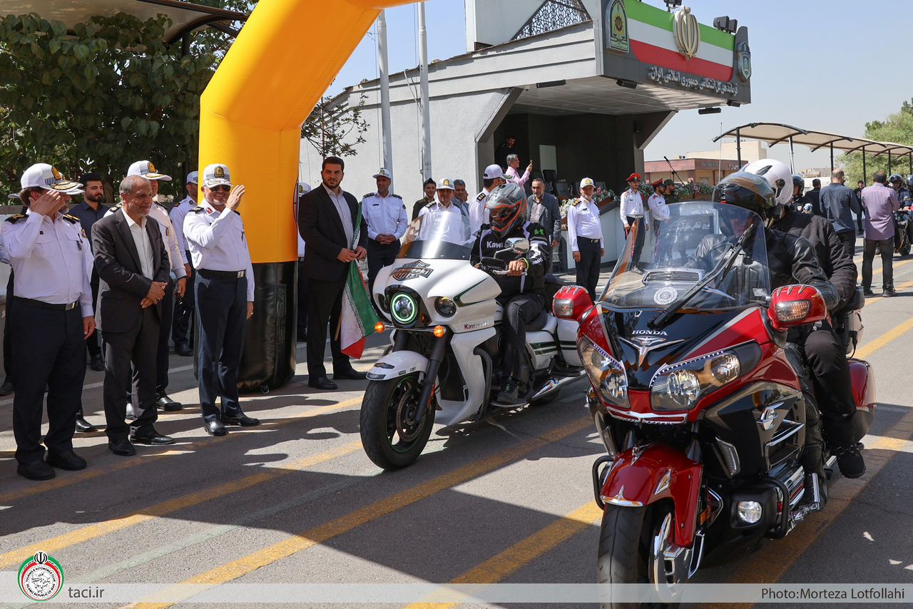 رالی موتورسیکلت‌های بالای ۲۵۰ سی‌سی با شعار «ایمن برانیم، سالم بمانیم» آغاز شد
