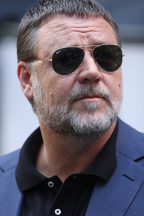 500px-russell_crowe_(33994020424)_tsim.jpg