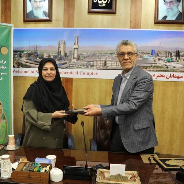 پتروشیمی شیراز، پرچمدار صنعت سبز: امضای تفاهمنامه حفاظت از خرس قهوهای در فارس پتروشیمی شیراز، پرچمدار صنعت سبز: امضای تفاهمنامه حفاظت از خرس قهوهای در فارس