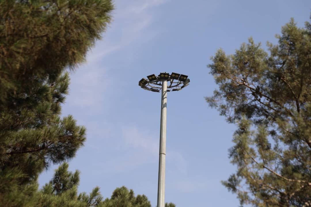 اصلاح روشنایی و بازپیرایی بوستان های منطقه ۱۹ در قالب طرح مشارکتی «من شهردارم»