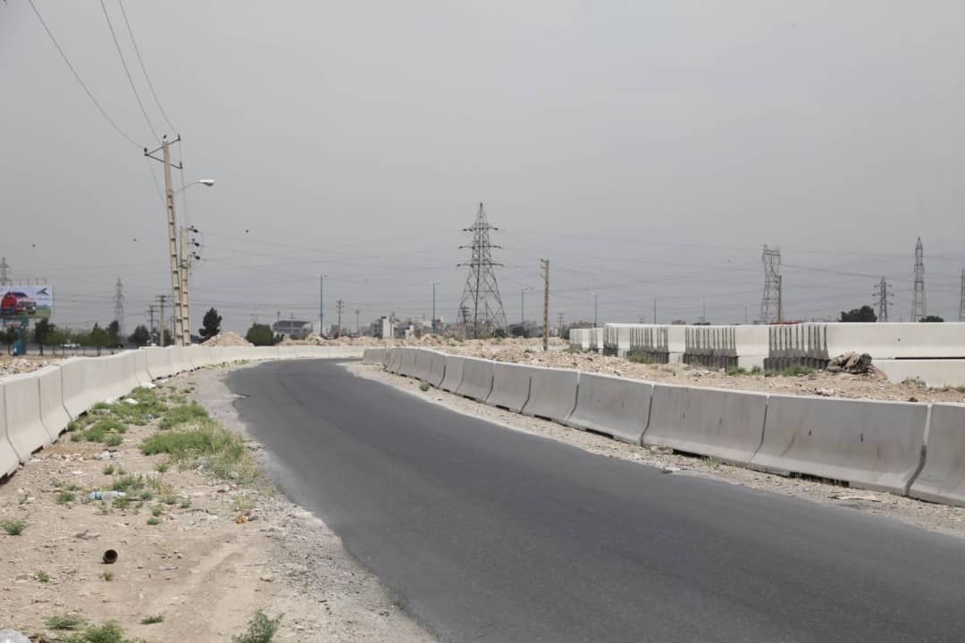 ایمن‌سازی بخشی از مسیر مواصلاتی بین بزرگراه خلیج فارس و بزرگراه شهید هاشمی با نصب ۳۰۰ نیوجرسی