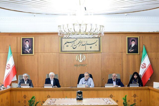 مسئولان دستگاه‌ها برای مدیریت هزینه‌ها تلاش موثر داشته باشند