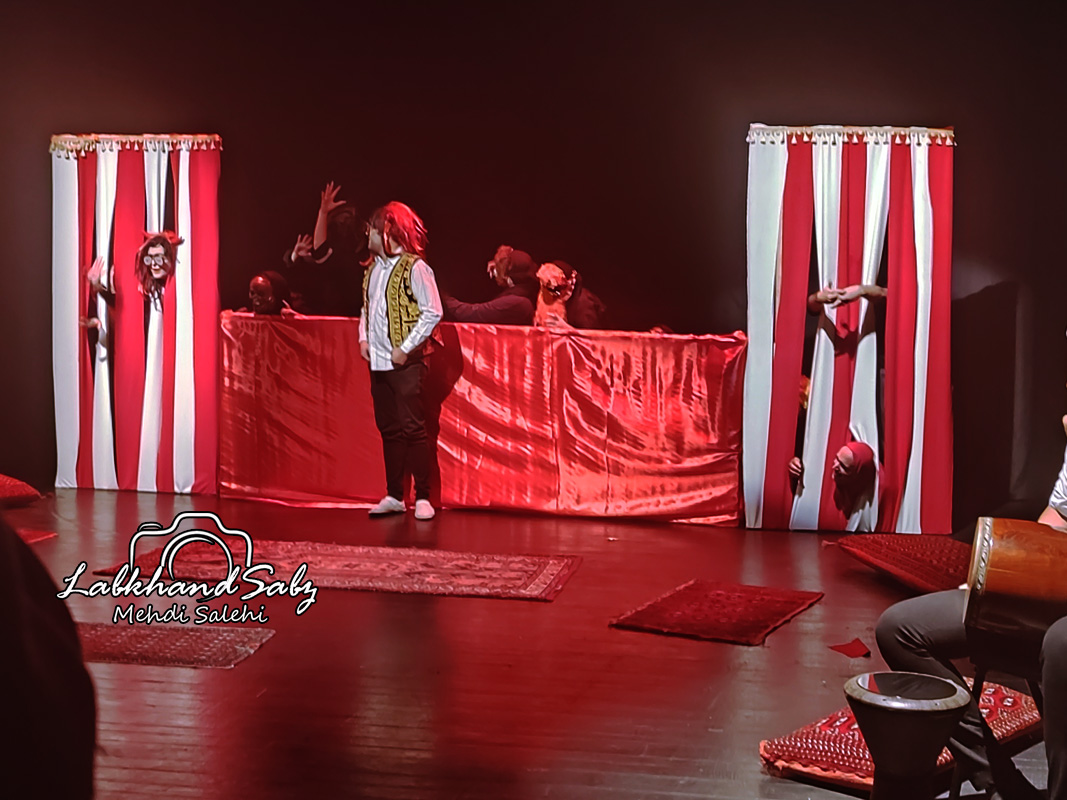 عکس تئاتر مینی مضحکه – لبخند سبز 