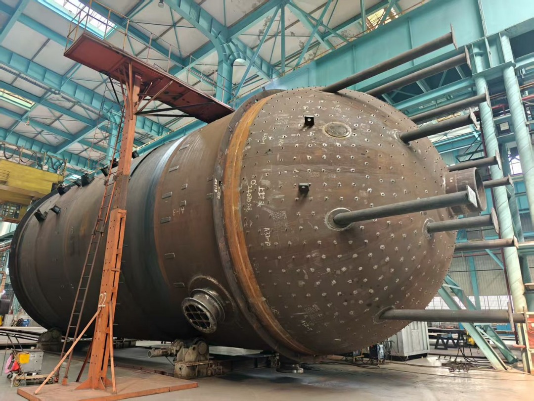 ساخت بلندترین برج واحدهای الفین کشور در پتروشیمی الماس ماهشهر