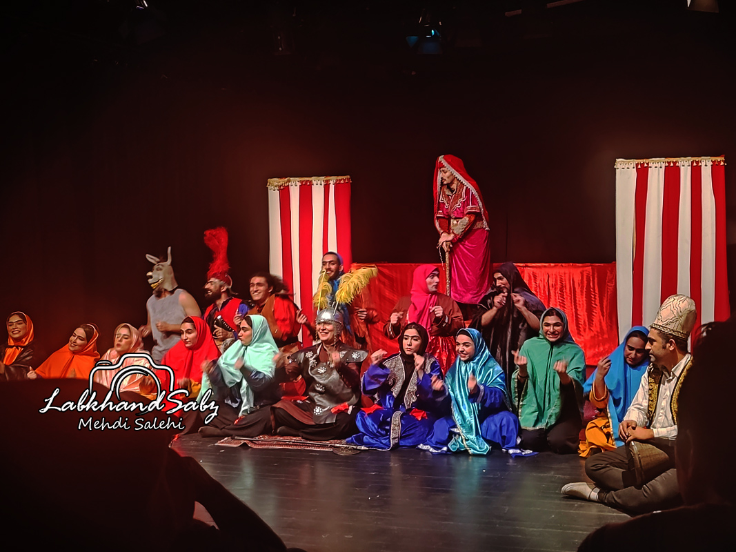 عکس تئاتر مینی مضحکه – لبخند سبز 